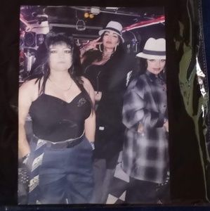 Meet your Posher, Valerie thumbelena